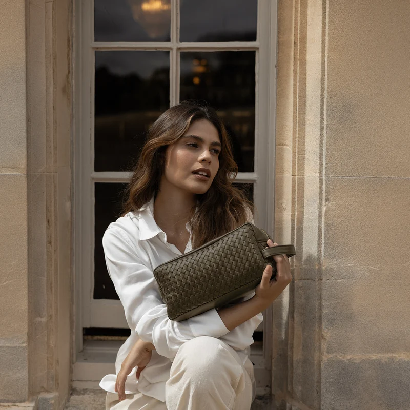 Der Kelly Woven Travel Case