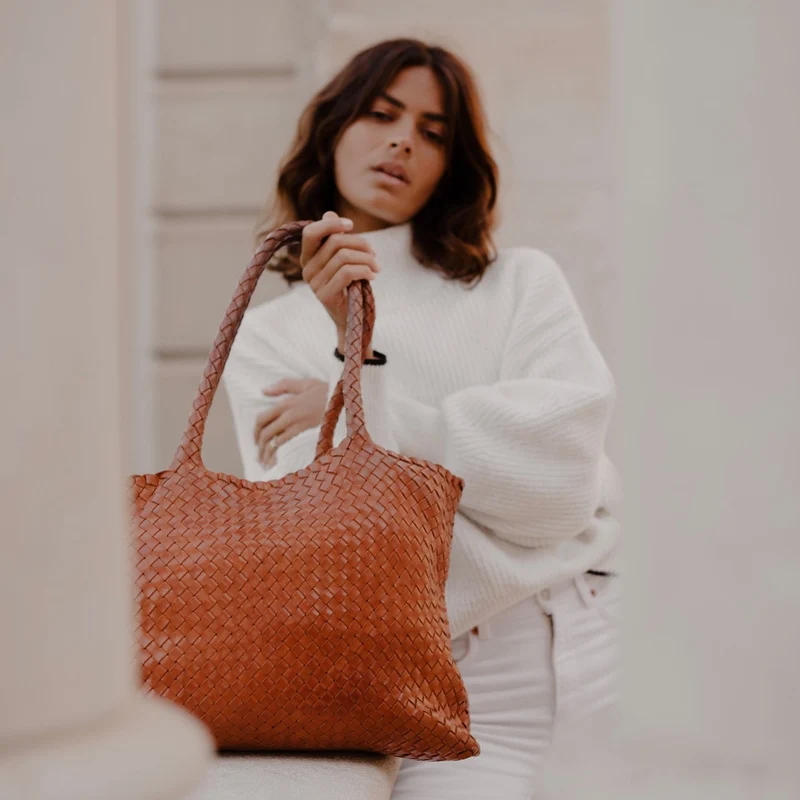 The Classic Elena Woven Handbag - Premium-Leder