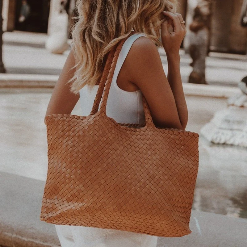 The Classic Elena Woven Handbag - Premium-Leder