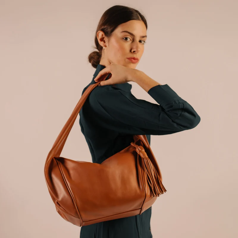 Der Hallie Woven Hobo