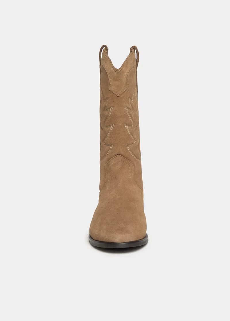 Flat embroidered cowboy boot