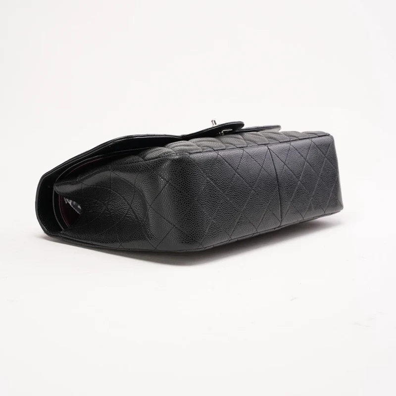 Chanel Schwarze Jumbo-Ledertasche mit doppeltem Überschlag aus Caviar-Leder, Modell 2011