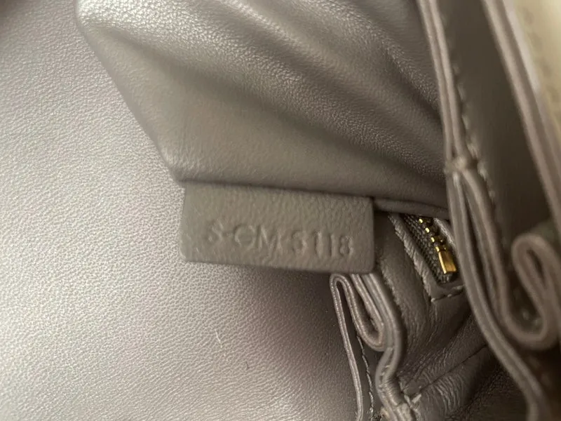 Celine Classique Triomphe Tasche Kieselgrau glänzendes Kalbsleder 2018