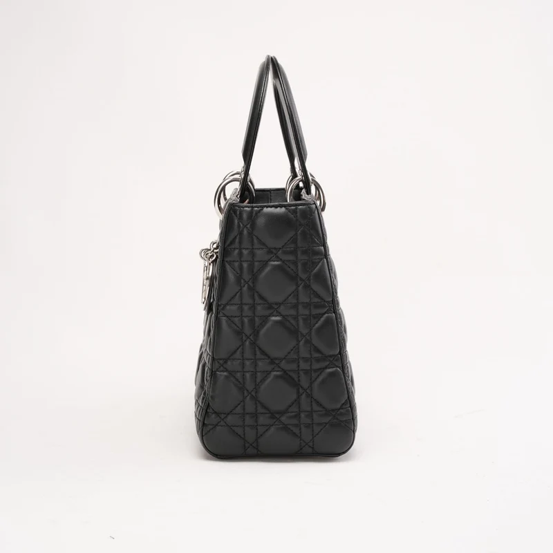 Christian Dior Medium Lady Dior Tasche aus schwarzem Cannage-Lammleder, 2017