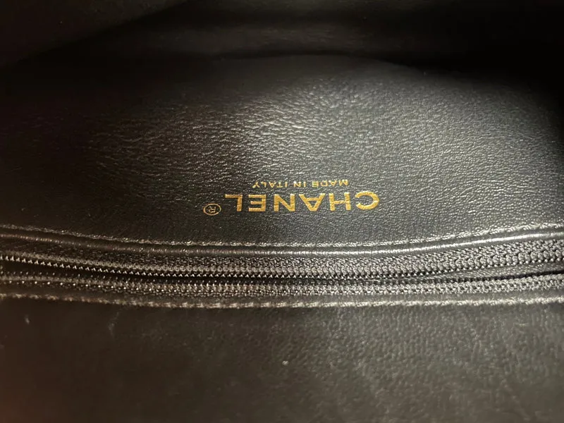 Chanel Schwarze kleine Trendy CC Schultertasche aus Lammleder 2018