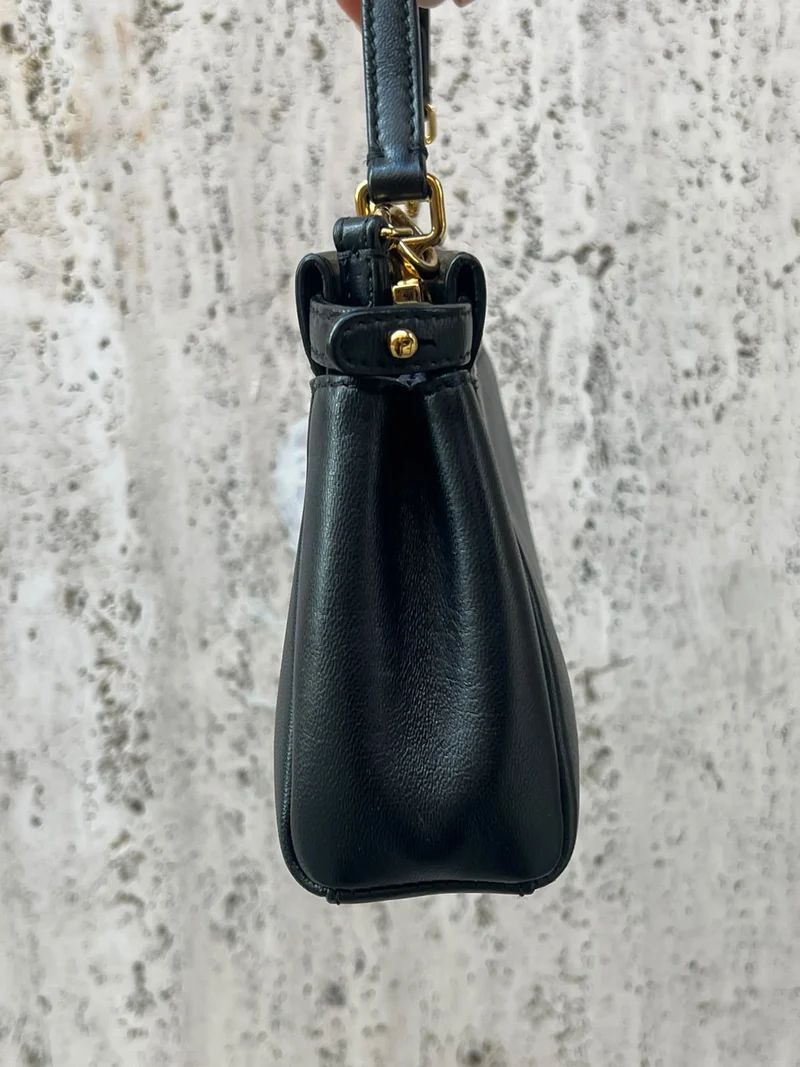 Fendi Schwarze Micro Mini Peekaboo Umhängetasche