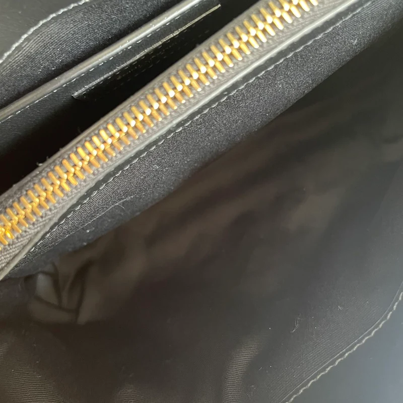 Saint Laurent Kleine Loulou Henkeltasche Schwarz 2024