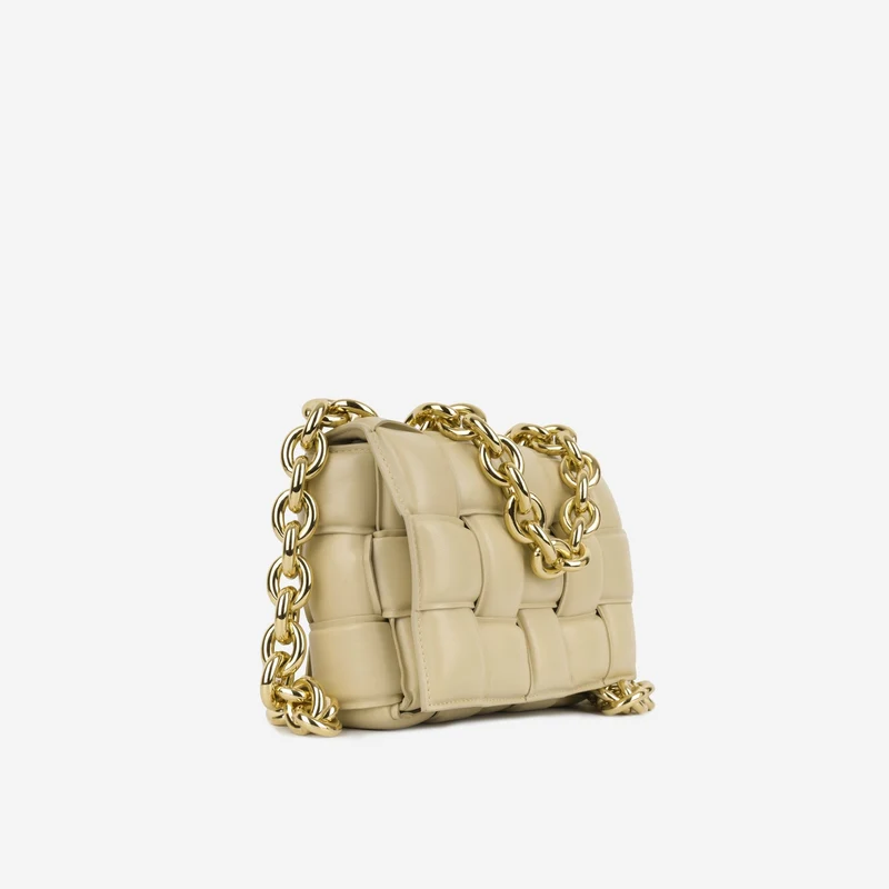 Bottega Veneta Beige Intrecciato gepolsterte Kettenkassettentasche