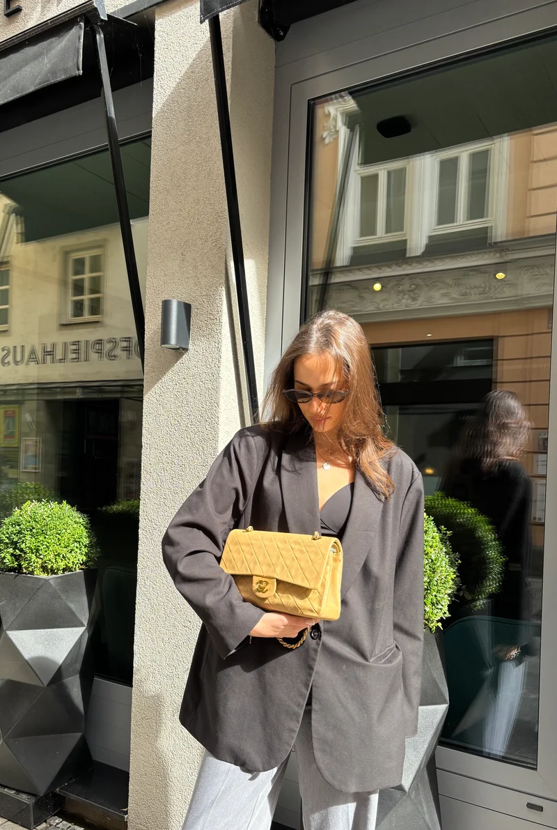 Chanel Beige Lammleder Klassische Kleine Doppelklappentasche 2005
