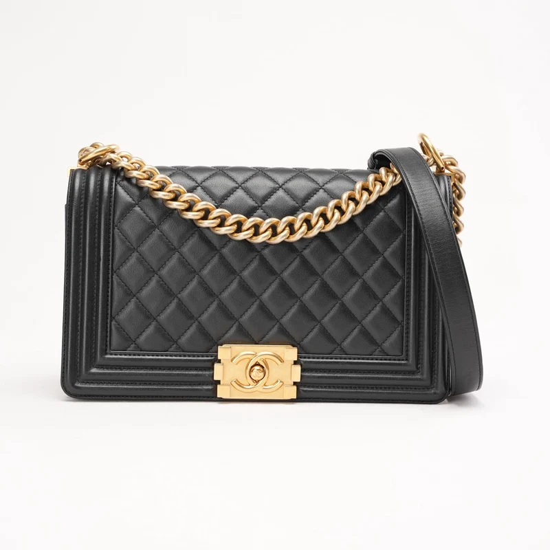 Chanel Schwarze gesteppte Boy Flap Bag aus Lammleder, mittelgroß, 2015