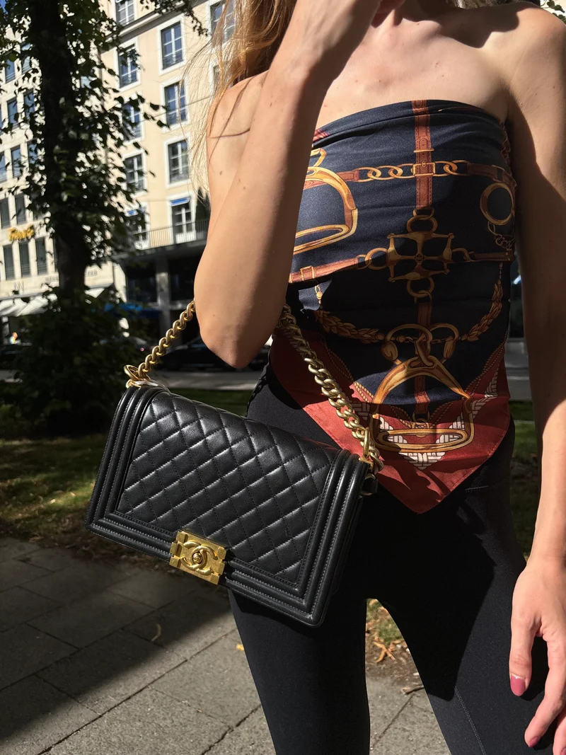 Chanel Schwarze gesteppte Boy Flap Bag aus Lammleder, mittelgroß, 2015