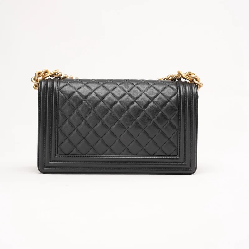 Chanel Schwarze gesteppte Boy Flap Bag aus Lammleder, mittelgroß, 2015