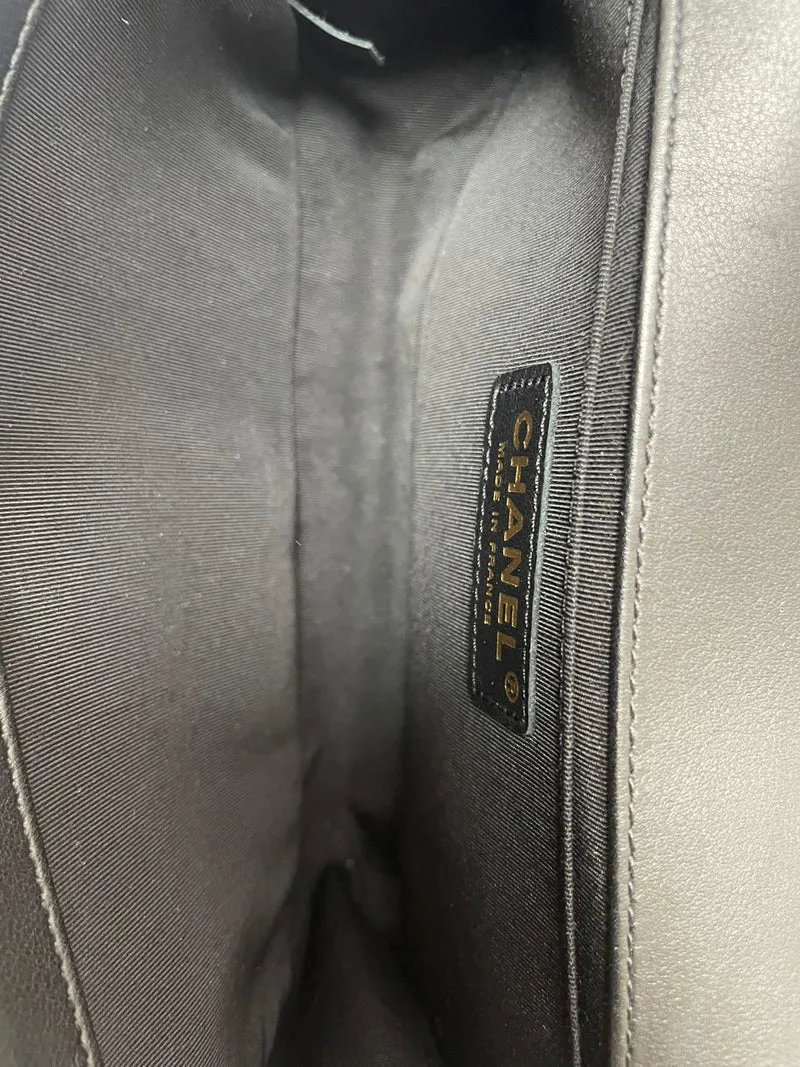 Chanel Schwarze gesteppte Boy Flap Bag aus Lammleder, mittelgroß, 2015
