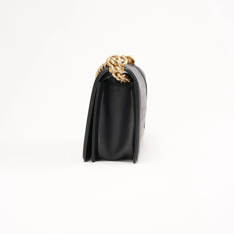 Chanel Schwarze gesteppte Boy Flap Bag aus Lammleder, mittelgroß, 2015