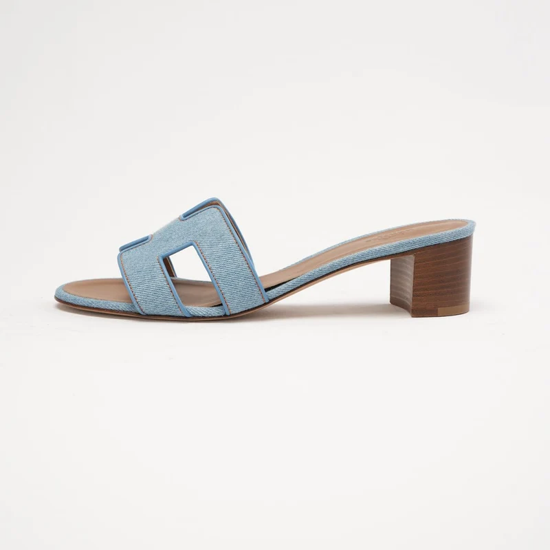 Hermès Oasis Sandalen, hellblauer Denim, Größe 39