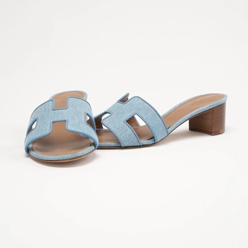 Hermès Oasis Sandalen, hellblauer Denim, Größe 39