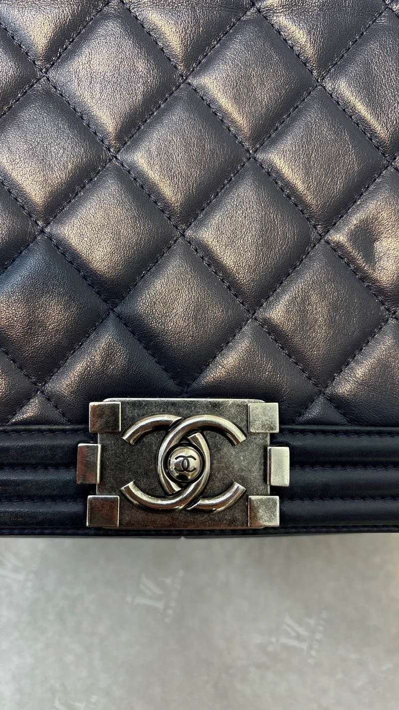 Chanel Le Boy Flap, groß, Lammblau, Marineblau