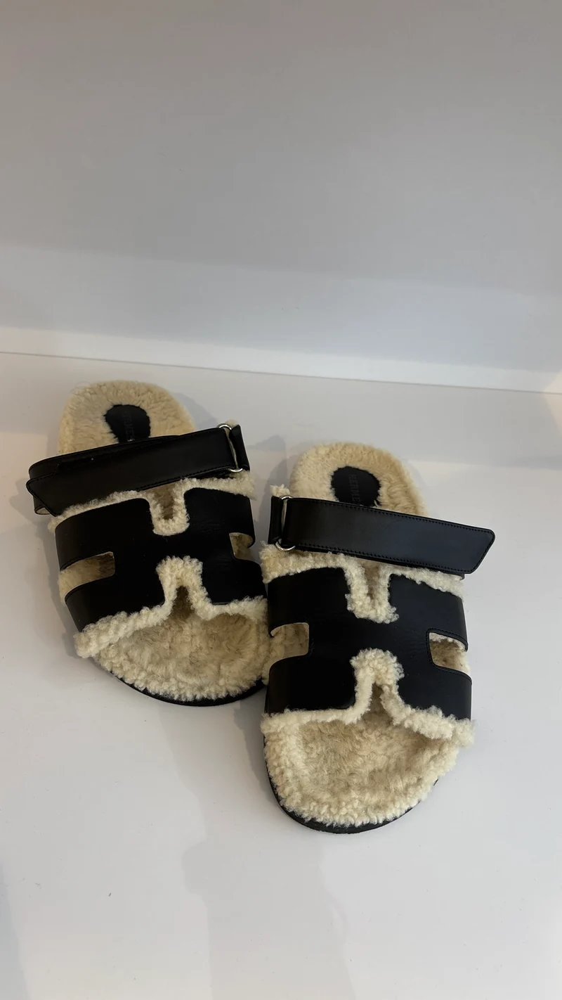 Hermès Chypre Sandalen Leder Synthetik Schwarz Größe 41