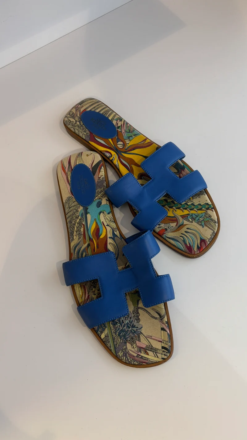 Hermès Oran Sandalen in „Bleu Zanzibar Canvas“, Größe 41.5