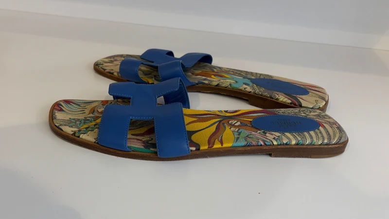 Hermès Oran Sandalen in „Bleu Zanzibar Canvas“, Größe 41.5