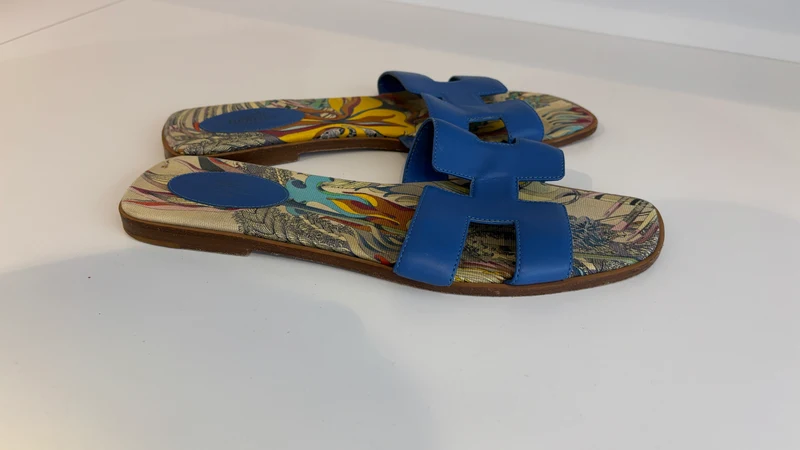 Hermès Oran Sandalen in „Bleu Zanzibar Canvas“, Größe 41.5
