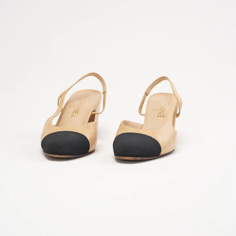 Chanel Ripsband-Pumps mit Kappe und CC-Logo, Größe 38, Beige/Schwarz