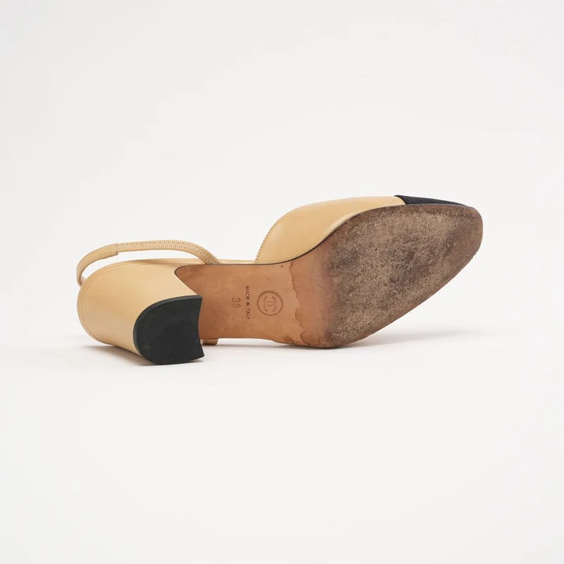 Chanel Ripsband-Pumps mit Kappe und CC-Logo, Größe 38, Beige/Schwarz