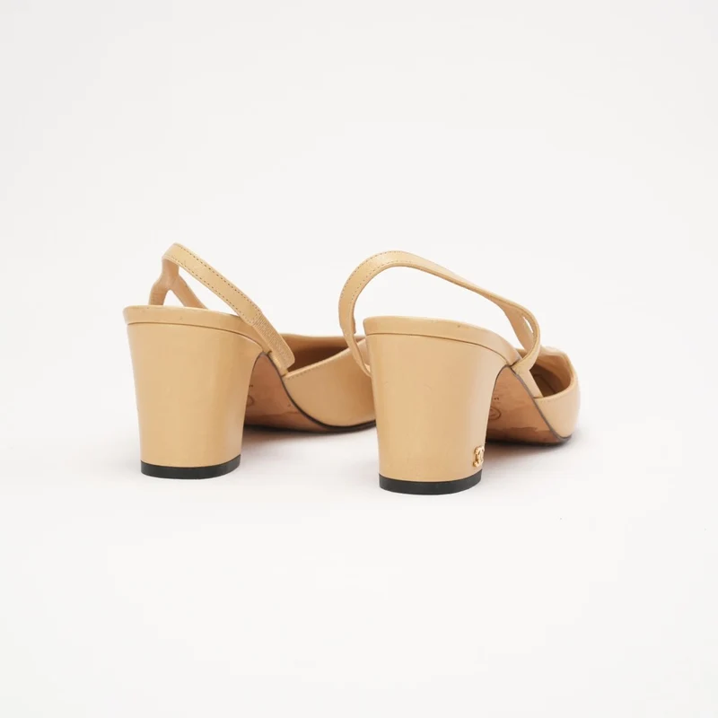 Chanel Ripsband-Pumps mit Kappe und CC-Logo, Größe 38, Beige/Schwarz