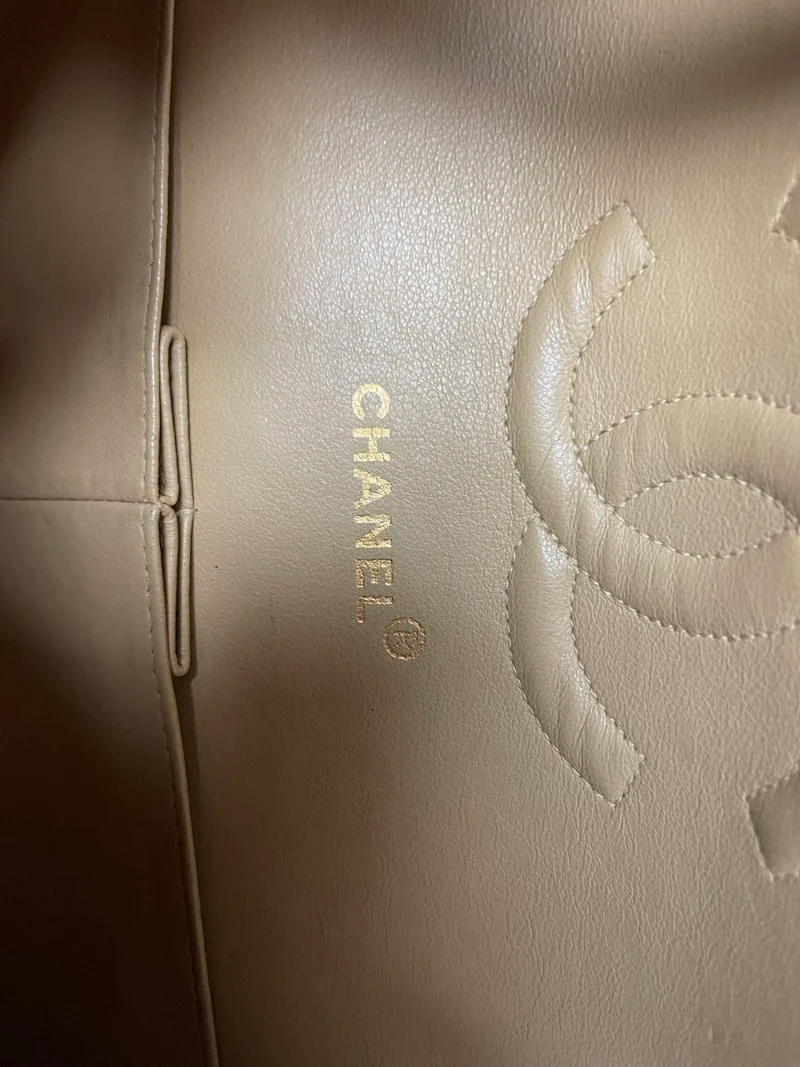 Chanel Vintage Medium Classic Double Flap Bag aus Lammleder, Beige, 1996