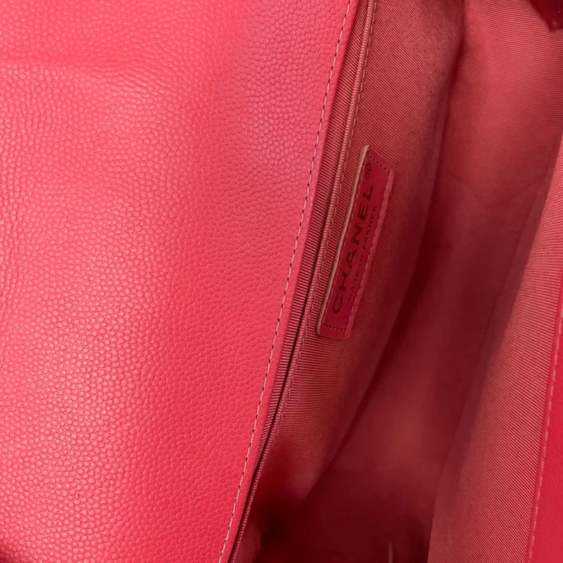 Chanel Medium Boy Flap Caviar Dunkelrosa 2017