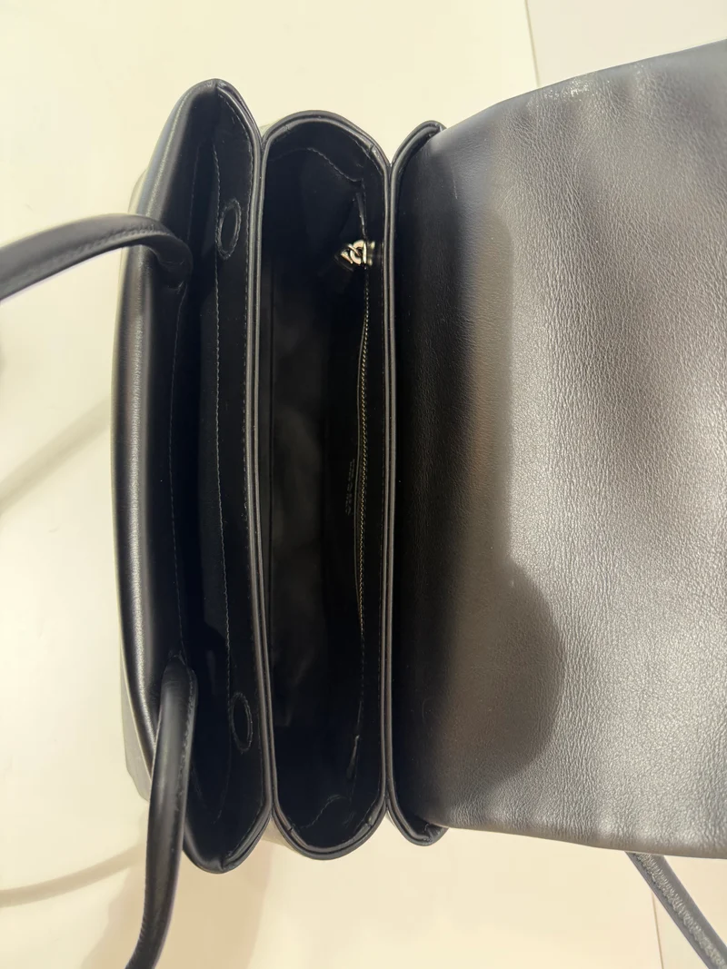 Prada Passage Medium Tote Bag Schwarz
