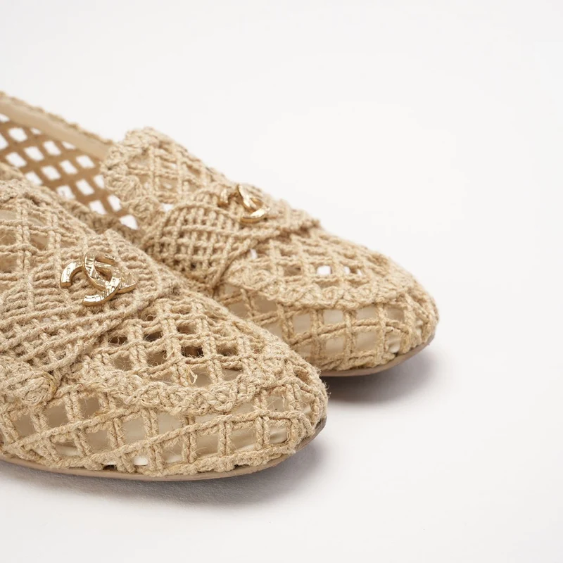 Chanel Raffia-geflochtene CC-Mokassins, beige, Farbe 39.5