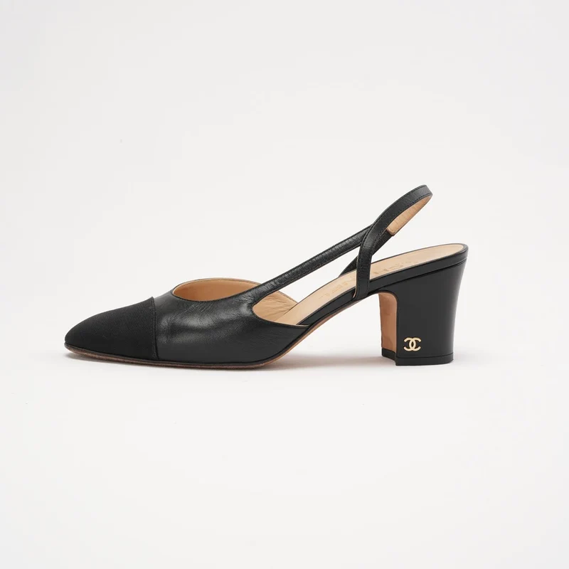 Chanel Slingback-Pumps aus schwarzem Leder mit Ripsband und CC-Logo, Größe 38