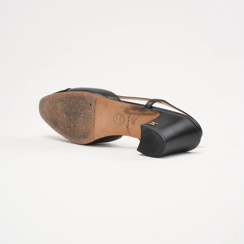 Chanel Slingback-Pumps aus schwarzem Leder mit Ripsband und CC-Logo, Größe 38