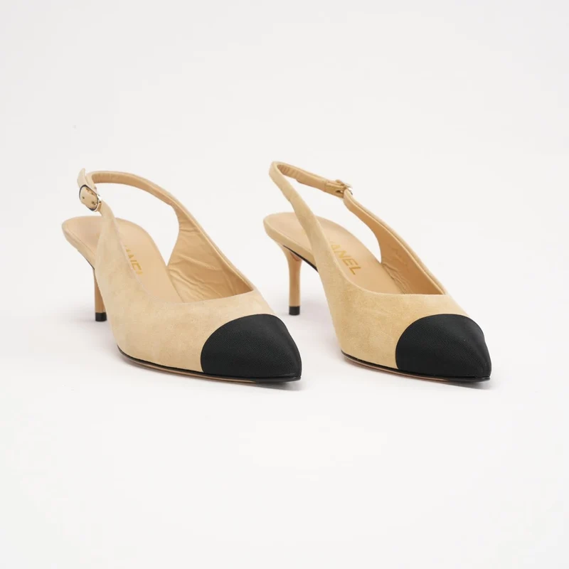 Chanel Slingback-Pumps aus beigefarbenem und schwarzem Leder, Größe 38.5