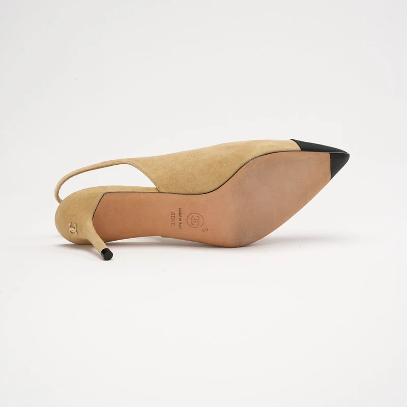 Chanel Slingback-Pumps aus beigefarbenem und schwarzem Leder, Größe 38.5