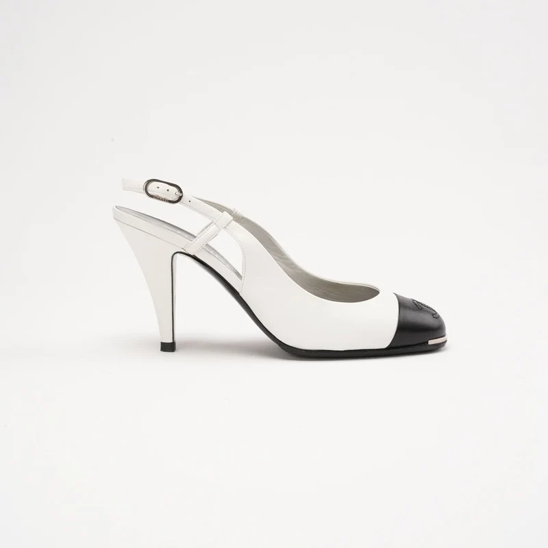 Chanel Slingback-Pumps aus weißem und schwarzem Leder, Größe 38.5