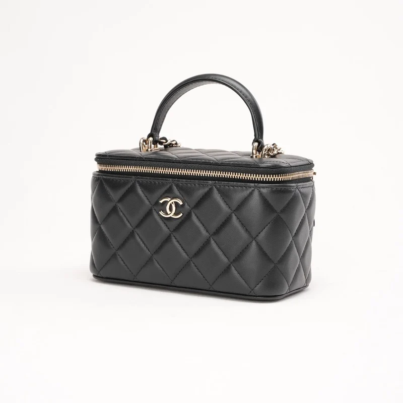 Klassischer Chanel Kosmetikkoffer aus schwarzem, gestepptem Lammleder mit Tragegriff