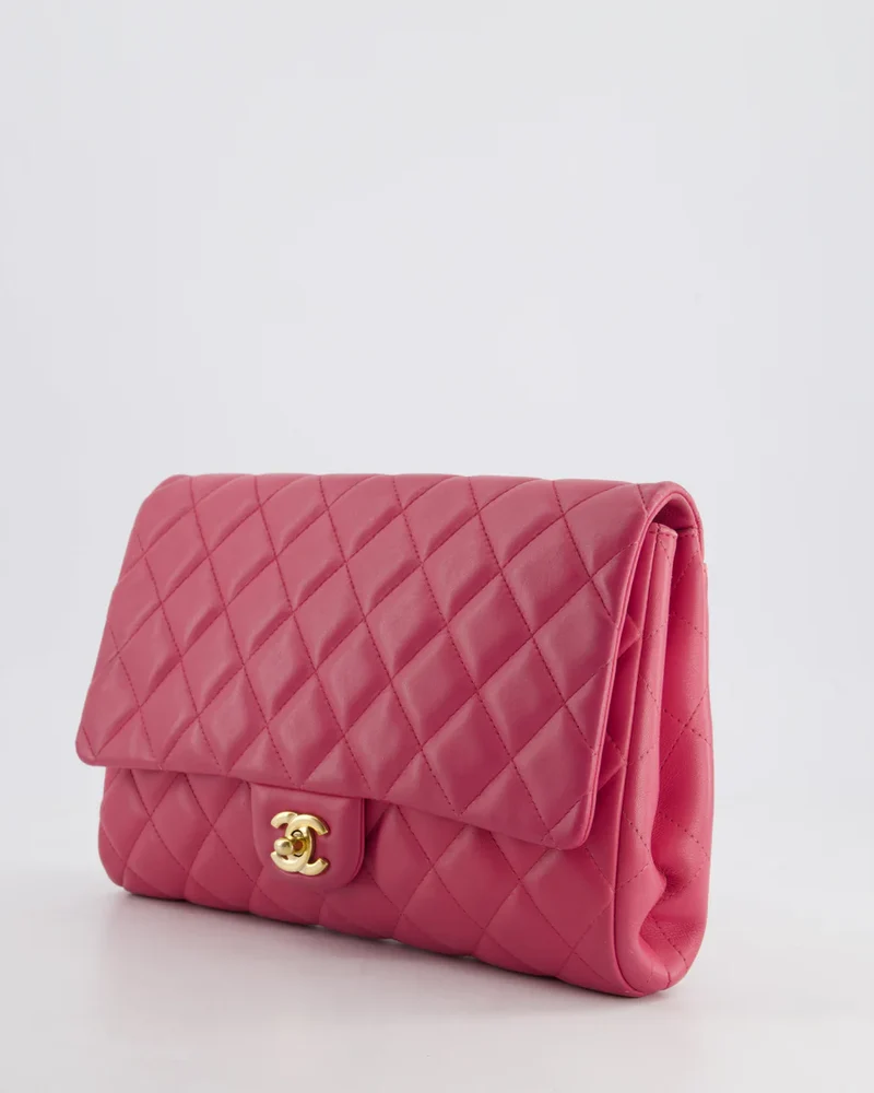 Chanel Timeless Clutch mit Kette aus rosafarbenem Lammleder