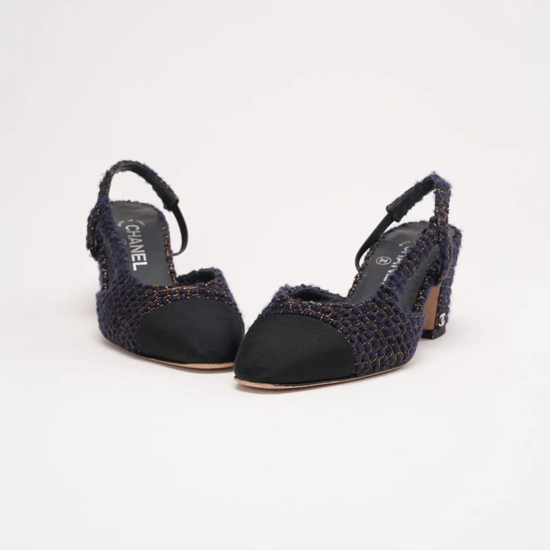 Chanel Slingback-Pumps aus marineblauem Tweed und Stoff mit CC-Logo, Blockabsatz, Zehenkappe, Größe 36.5