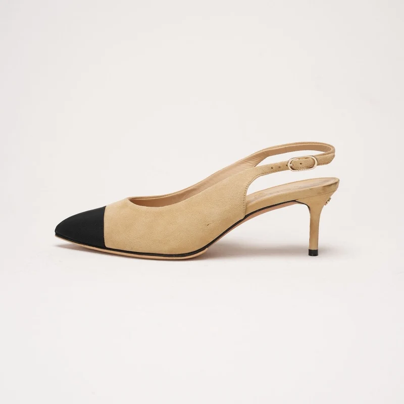 Chanel Ripsband-Pumps mit spitzer Zehenkappe und CC-Logo, Beige und Schwarz, Größe 37