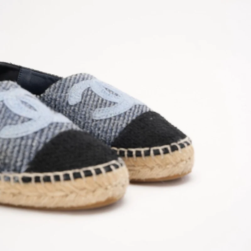 Chanel Tweed CC Logo Cap Toe Espadrilles Blau und Hellgrau Größe 39