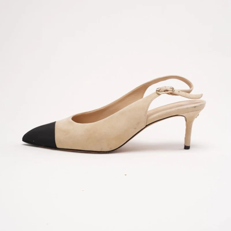 Chanel Ripsband-Pumps mit spitzer Zehenkappe und CC-Logo, Beige/Schwarz, Größe 38