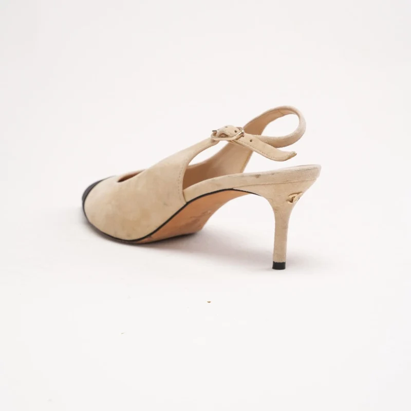 Chanel Ripsband-Pumps mit spitzer Zehenkappe und CC-Logo, Beige/Schwarz, Größe 38