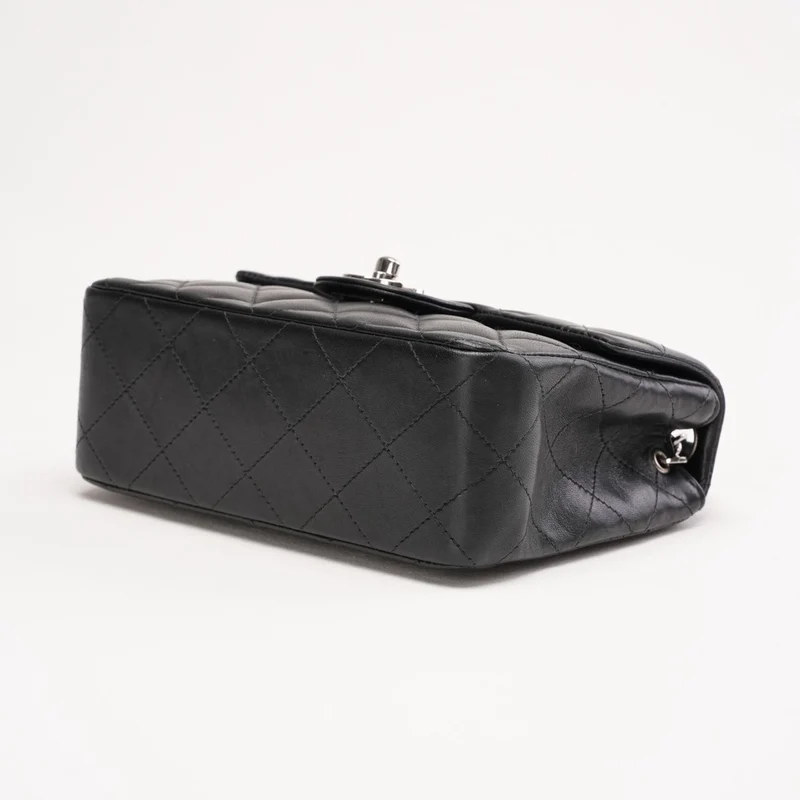 Chanel Vintage Mini Square Classic Flap Bag aus Lammleder, Schwarz, 2005
