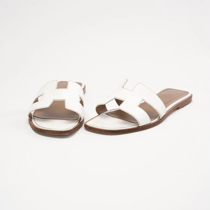 Hermes Oran Sandalen aus weißem Leder, Größe 39.5