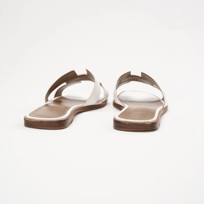 Hermes Oran Sandalen aus weißem Leder, Größe 39.5