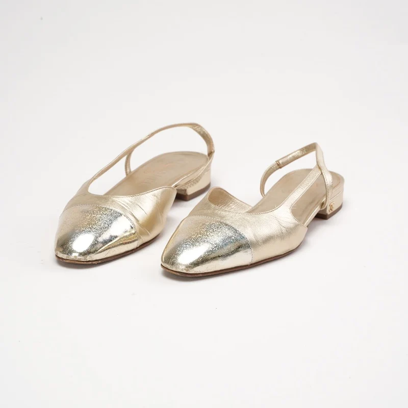 Chanel Gold Cap Toe CC Slingback-Ballerinas, Größe 38