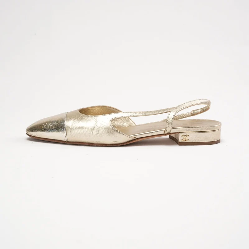Chanel Gold Cap Toe CC Slingback-Ballerinas, Größe 38