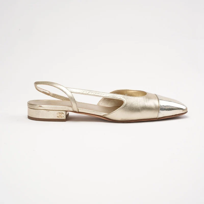 Chanel Gold Cap Toe CC Slingback-Ballerinas, Größe 38